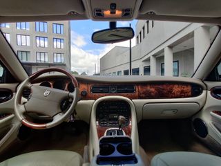 Jaguar XJ8 2000 vanden plus-thumb-23
