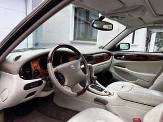Jaguar XJ8 2000 vanden plus-thumb-24