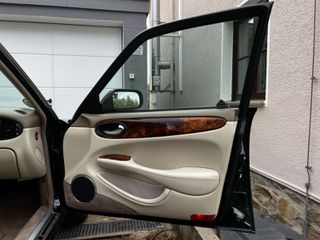 Jaguar XJ8 2000 vanden plus-thumb-26