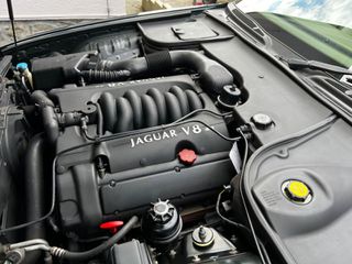 Jaguar XJ8 2000 vanden plus-thumb-29