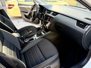 Skoda Octavia 2020-thumb-4