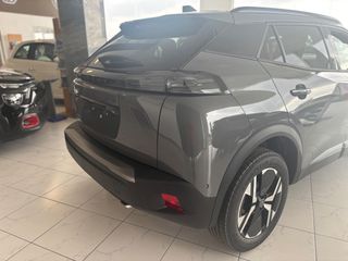 Peugeot 2008 2025 1.2 PURETECH 100 ALLURE-thumb-8