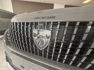 Peugeot 2008 2025 1.2 PURETECH 100 ALLURE-thumb-16