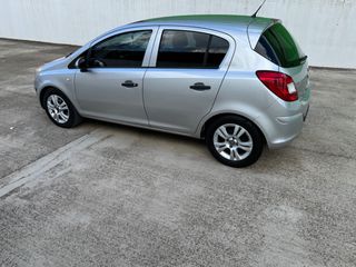 Opel Corsa 2013-thumb-4