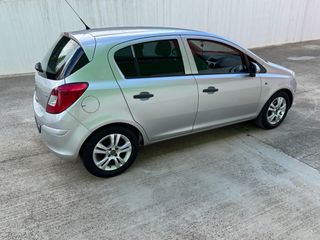 Opel Corsa 2013-thumb-6