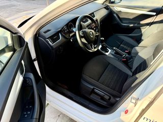 Skoda Octavia 2020-thumb-6