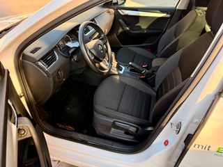 Skoda Octavia 2020-thumb-12