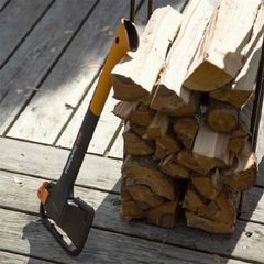 FISKARS Τσεκούρι γενικής χρήσης S X10 (121440102)