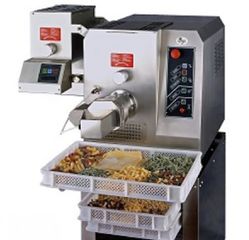 Πωλείται μηχανή ζυμαρικών 50kg την ώρα με 2 ζυμωτυρια