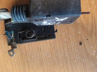 1   ΚΛΕΙΔΑΡΙΑ    ΔΕΞΙΑ   PEUGEOT 106 96-03-thumb-2
