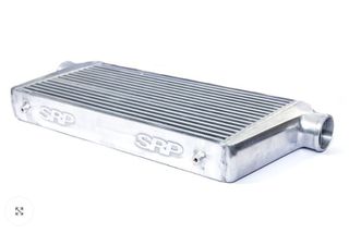 Universal intercooler με baffled tank bar and plate με staggered kai louvered fins εως 640HP για πολλούς τύπους αυτοκίνητων. (60 x 30 x 6.5)