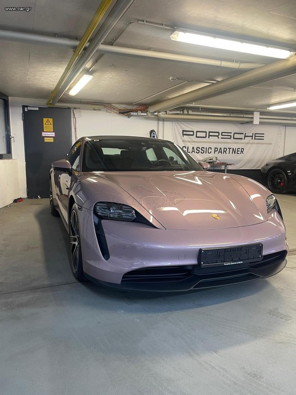 Porsche Taycan 2023 Panoramic