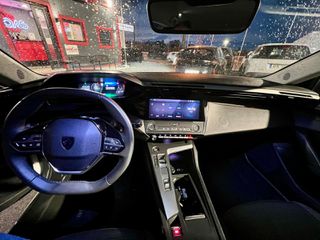 Peugeot 308 2023 1.6 Hybrid 180 e-EAT8-thumb-10