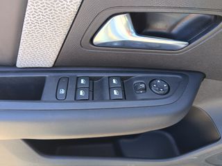 Citroen C4 2023 C-CROSS 1.2 130 HP C-SERIES-thumb-9