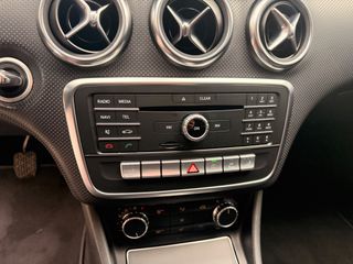 Mercedes-Benz A 180 2016 BlueEfficiency Urban-thumb-9