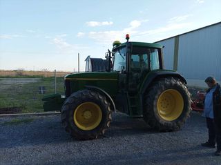 Τρακτέρ John Deere 2001 6810