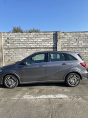 Mercedes-Benz B 200 2015 NGT Executive-thumb-2
