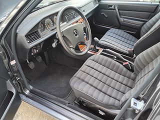 Mercedes-Benz 190 1992-thumb-9