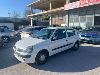 Renault Clio 2006-thumb-10