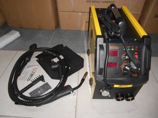 Ηλεκτροσυγκοληση συσκευη MIG για συρμα 0.8 και 1.0 mm και Argon ή αλλο καταλληλο αεριο ως 250 Αμπερ , επισης μπορει να κοληση και με απλα ηλεκτροδια (περιλαμβανει τα καλωδια) , τιμη  235 ευρω