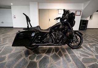 Harley Davidson Street Glide 2017 Special-thumb-1