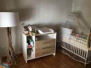 Συρταριέρα-Αλλαξιέρα & Κρεβατάκι-Κούνια με στρώμα CRECO STROM