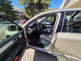 Volkswagen Touareg 2004-thumb-9