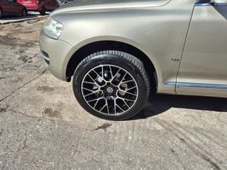 Volkswagen Touareg 2004-thumb-12