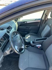 Opel Zafira 2014-thumb-8
