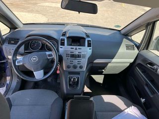 Opel Zafira 2014-thumb-10