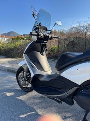 Piaggio Beverly 350 2013-thumb-9