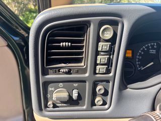 Chevrolet Avalanche 2002-thumb-21