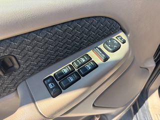 Chevrolet Avalanche 2002-thumb-14