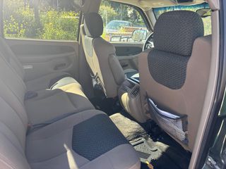 Chevrolet Avalanche 2002-thumb-19