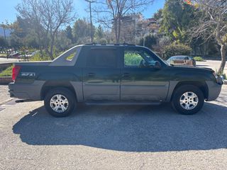 Chevrolet Avalanche 2002-thumb-5