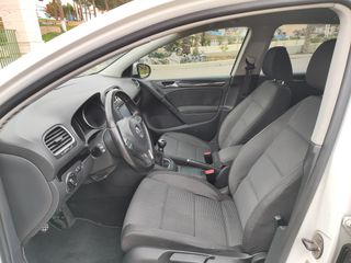 Volkswagen Golf 2010-thumb-9
