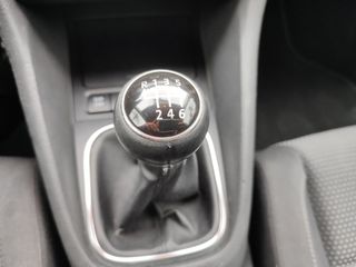Volkswagen Golf 2010-thumb-14