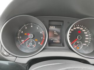 Volkswagen Golf 2010-thumb-16