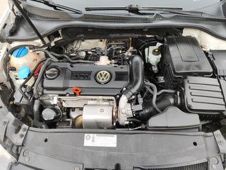 Volkswagen Golf 2010-thumb-17