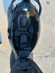 Piaggio Beverly 300 2012-thumb-11