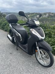 Honda SH 300i 2018 ABS, TOP BOX-thumb-11