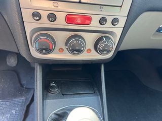 Alfa Romeo Alfa 147 2002-thumb-17