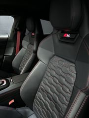 Audi RS e-tron GT 2025 PERFORMANCE-thumb-22