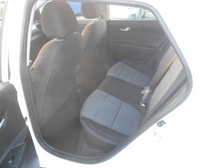 Kia Stonic 2023-thumb-16