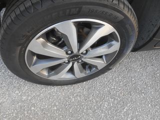 Kia Stonic 2023-thumb-21