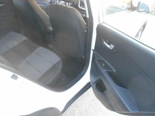 Kia Stonic 2023-thumb-22