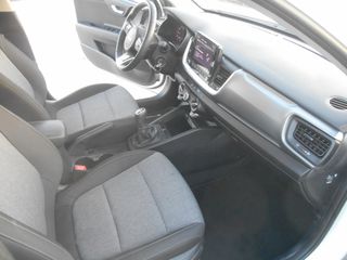 Kia Stonic 2023-thumb-24