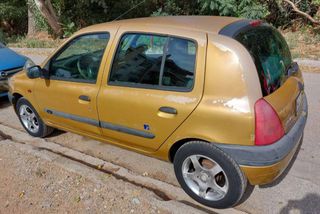 Renault Clio 2001-thumb-2