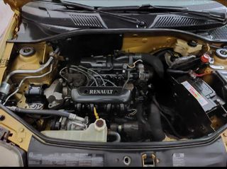 Renault Clio 2001-thumb-4