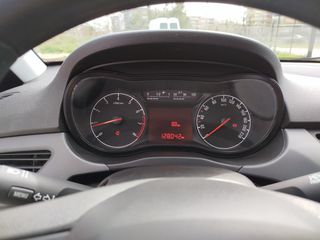 Opel Corsa 2016-thumb-14